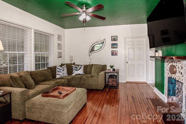 1204 E Catawba Street, Belmont, NC 28012