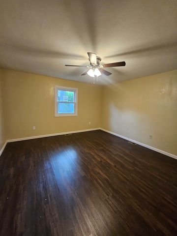 3015 Ezekiel Avenue, Zion, IL 60099