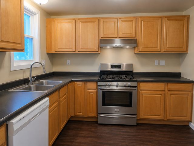 3015 Ezekiel Avenue, Zion, IL 60099