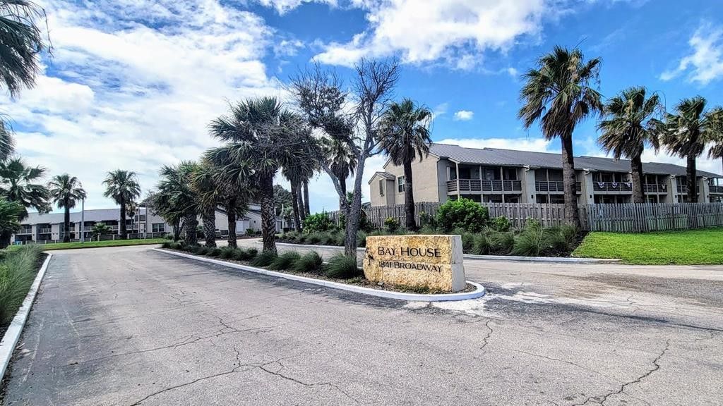 2004 Bayhouse Dr 2004, Rockport, TX 78382 — exterior