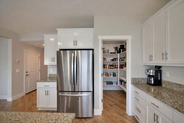 1080 Mariners Dr, Lathrop, CA 95330