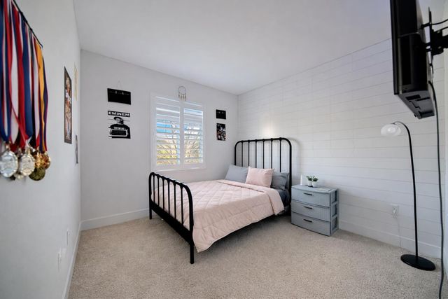 1080 Mariners Dr, Lathrop, CA 95330