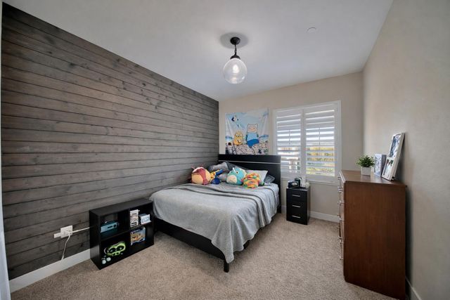 1080 Mariners Dr, Lathrop, CA 95330