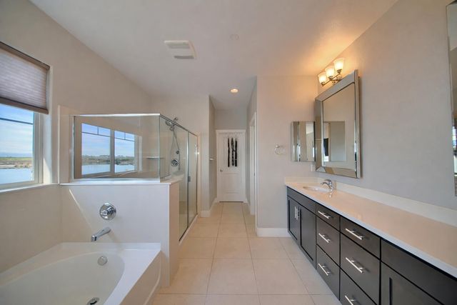 1080 Mariners Dr, Lathrop, CA 95330