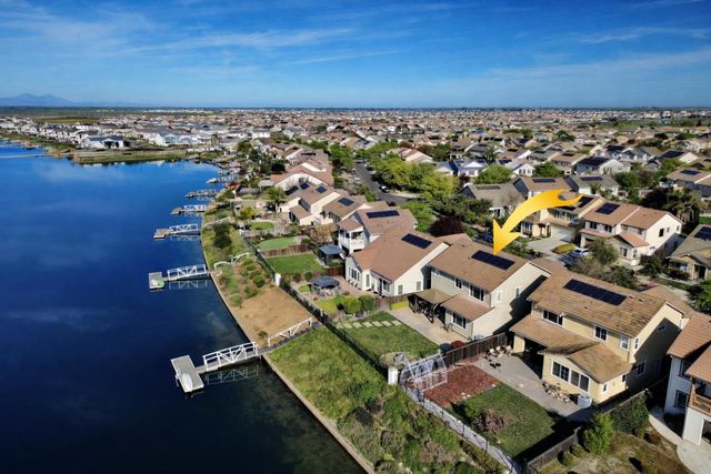 1080 Mariners Dr, Lathrop, CA 95330