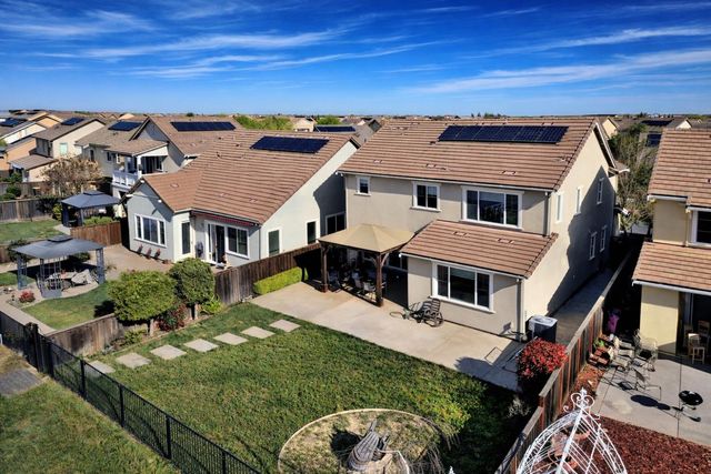 1080 Mariners Dr, Lathrop, CA 95330