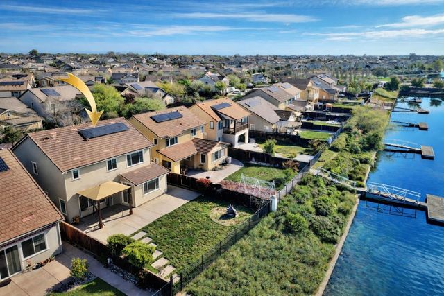 1080 Mariners Dr, Lathrop, CA 95330