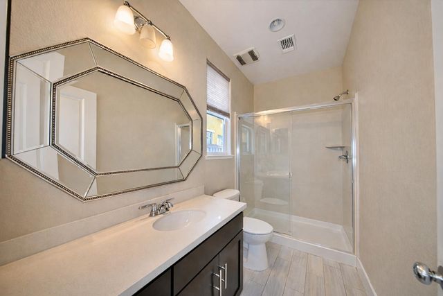 1080 Mariners Dr, Lathrop, CA 95330