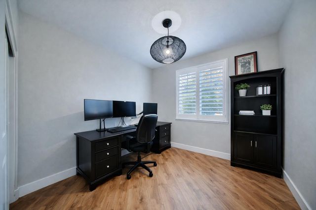 1080 Mariners Dr, Lathrop, CA 95330