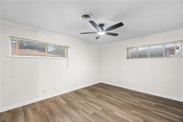 4402 Dolphin Pl, Corpus Christi, TX 78411