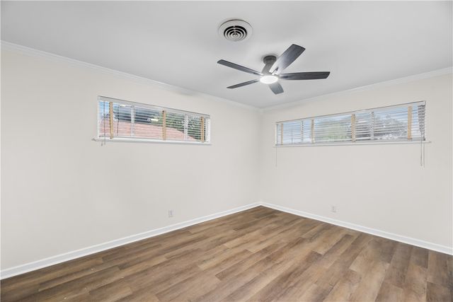 4402 Dolphin Pl, Corpus Christi, TX 78411