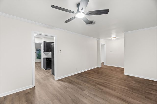 4402 Dolphin Pl, Corpus Christi, TX 78411