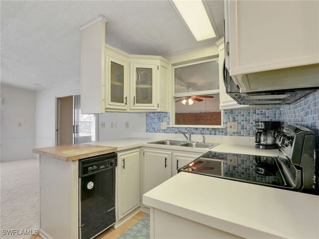 160 Cheetah DR 160, Naples, FL 34114