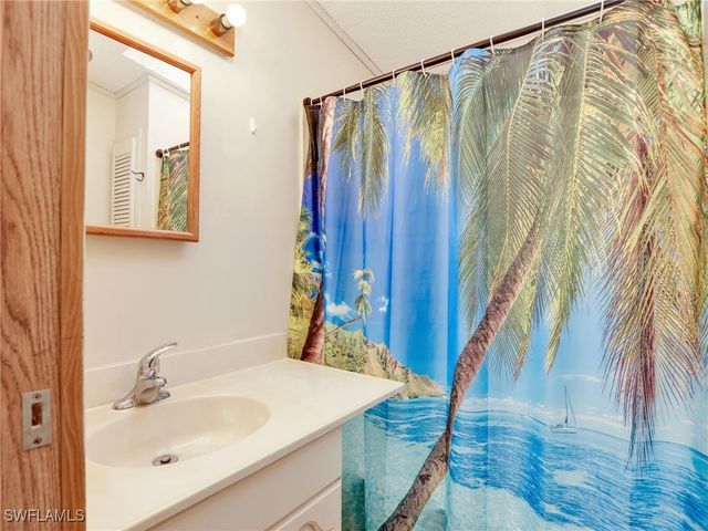 160 Cheetah DR 160, Naples, FL 34114