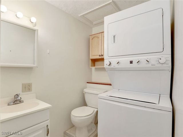 160 Cheetah DR 160, Naples, FL 34114