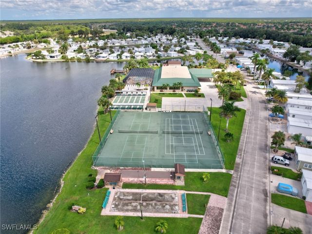 160 Cheetah DR 160, Naples, FL 34114