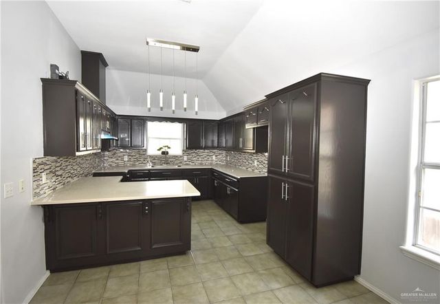 1008 W Toffee Drive, Pharr, TX 78577