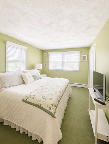 18 Lido, Bedford, MA 01730