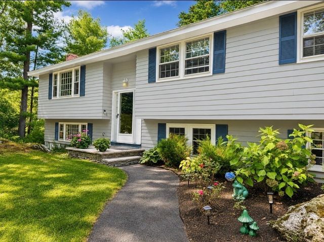 18 Lido, Bedford, MA 01730