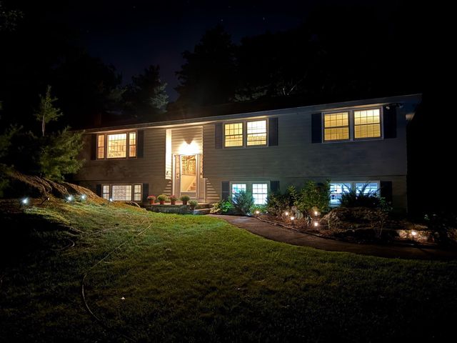 18 Lido, Bedford, MA 01730