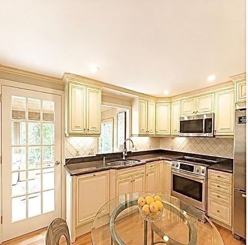 18 Lido, Bedford, MA 01730