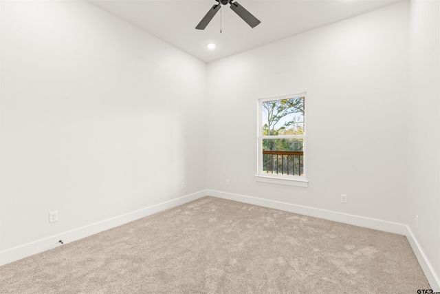 17180 Woodcrest Circle, Lindale, TX 75771