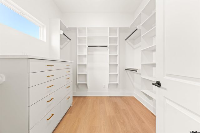 17180 Woodcrest Circle, Lindale, TX 75771