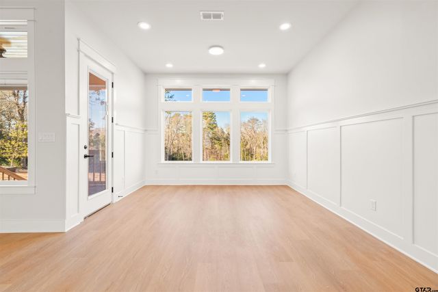 17180 Woodcrest Circle, Lindale, TX 75771