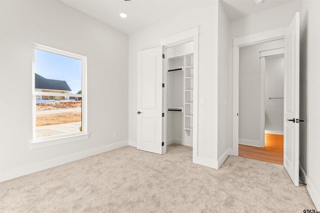 17180 Woodcrest Circle, Lindale, TX 75771