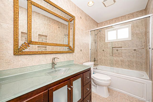 32 Yacht Club Road, Babylon, NY 11702