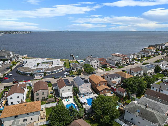 32 Yacht Club Road, Babylon, NY 11702