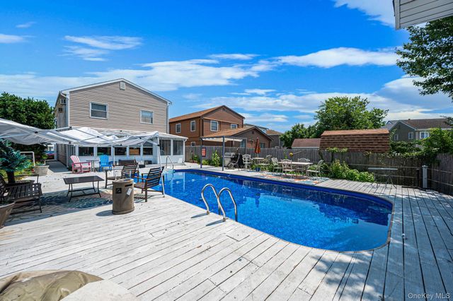 32 Yacht Club Road, Babylon, NY 11702