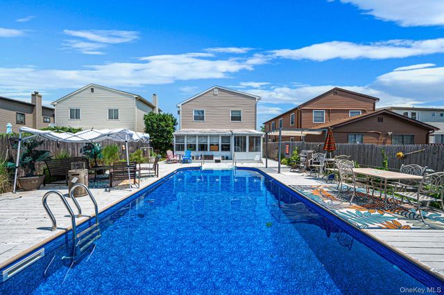 32 Yacht Club Road, Babylon, NY 11702