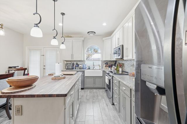 420 Goodnight Trail, Justin, TX 76247