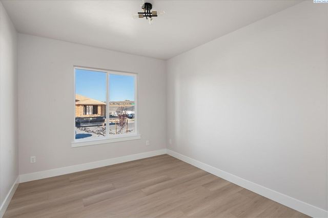 7151 W 35th Ave, Kennewick, WA 99338
