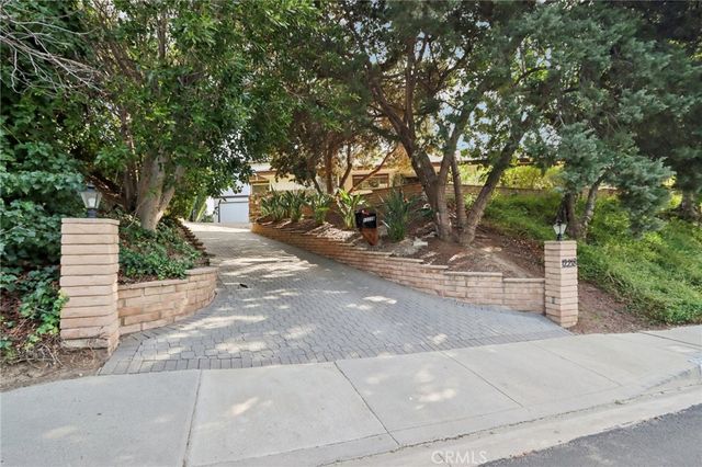 12218 Sarazen Place, Granada Hills, CA 91344