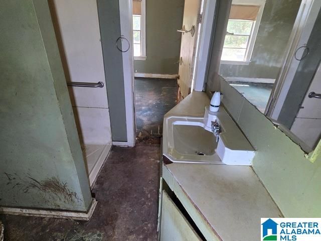 526 OAK PLACE, Fairfield, AL 35064