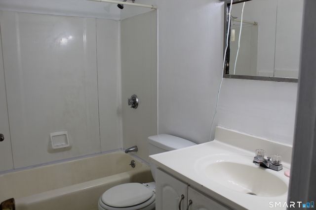 120 Gallup Hill 2C, Ledyard, CT 06339