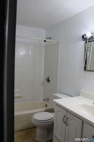 120 Gallup Hill 2C, Ledyard, CT 06339