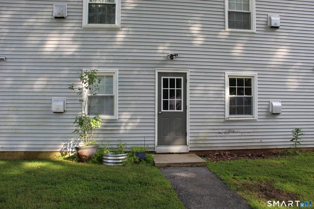 120 Gallup Hill 2C, Ledyard, CT 06339