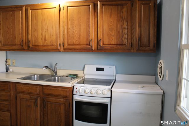 120 Gallup Hill 2C, Ledyard, CT 06339