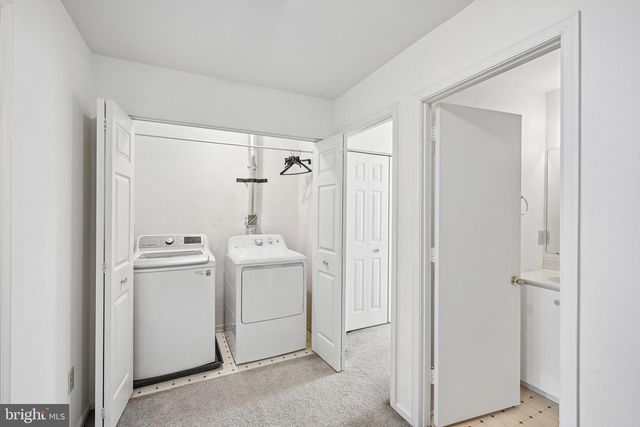 8 OROURKE CT, Newark, DE 19702