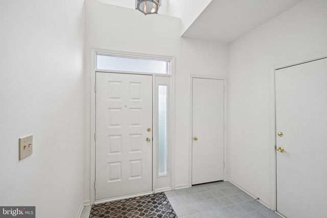 8 OROURKE CT, Newark, DE 19702
