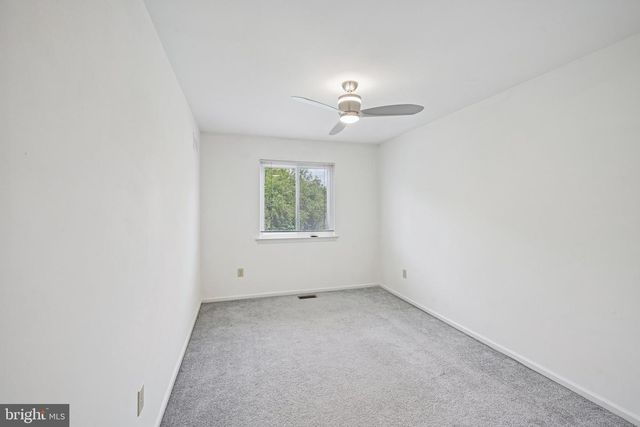 8 OROURKE CT, Newark, DE 19702