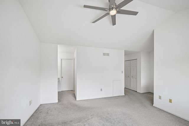 8 OROURKE CT, Newark, DE 19702