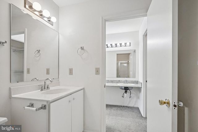 8 OROURKE CT, Newark, DE 19702