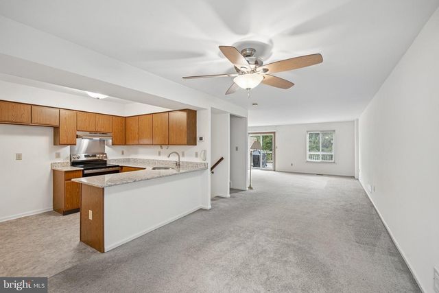 8 OROURKE CT, Newark, DE 19702