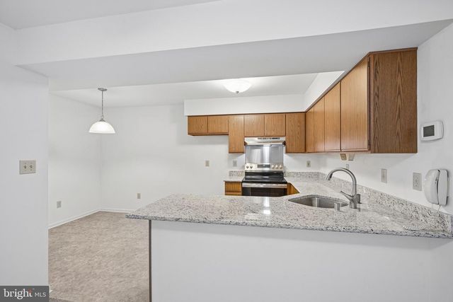 8 OROURKE CT, Newark, DE 19702