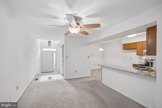 8 OROURKE CT, Newark, DE 19702