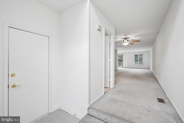 8 OROURKE CT, Newark, DE 19702